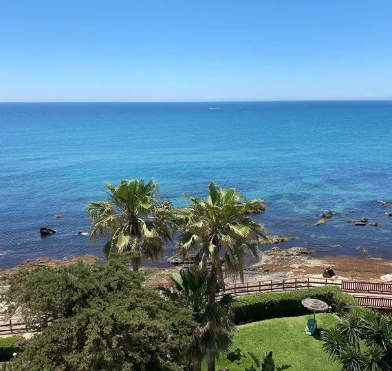 Sale of middle floor apartment in Riviera del Sol