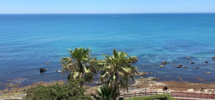 Sale of middle floor apartment in Riviera del Sol 1