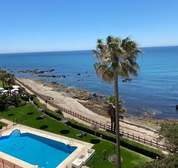 Sale of middle floor apartment in Riviera del Sol