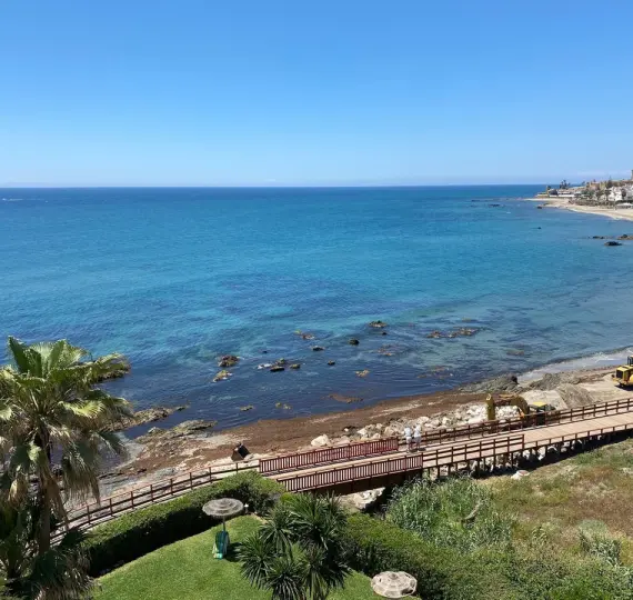 Sale of middle floor apartment in Riviera del Sol