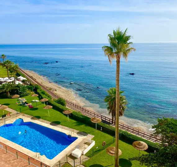 Sale of middle floor apartment in Riviera del Sol