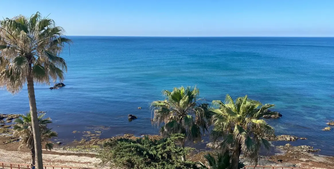 Sale of middle floor apartment in Riviera del Sol 6