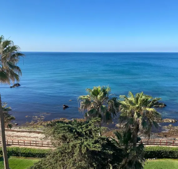 Sale of middle floor apartment in Riviera del Sol