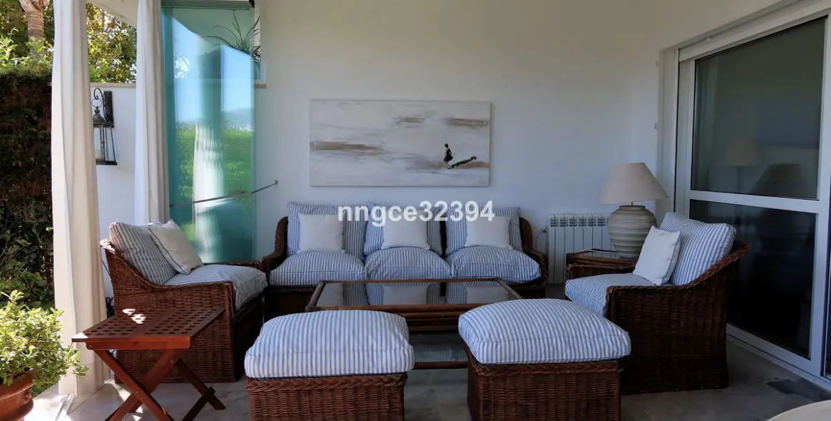 Sale of ground floor apartment in San Pedro de Alcántara 10