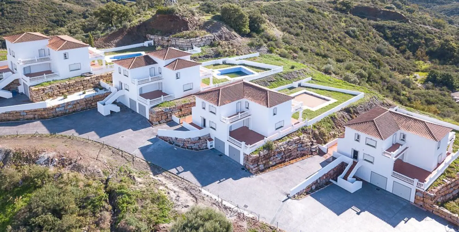 Продажа  отдельно стоящей виллы в Estepona 3