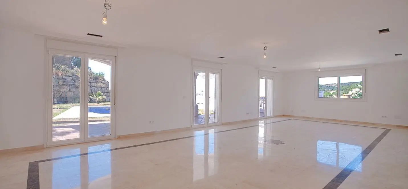 Venta de villa independiente en Estepona 3