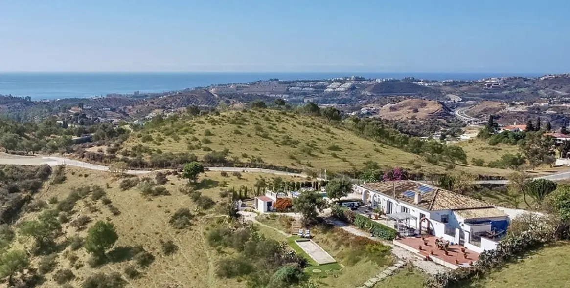 Sale of detached villa in La Cala de Mijas 1