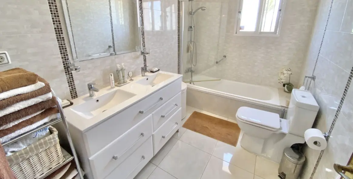 Sale of detached villa in La Cala de Mijas 13