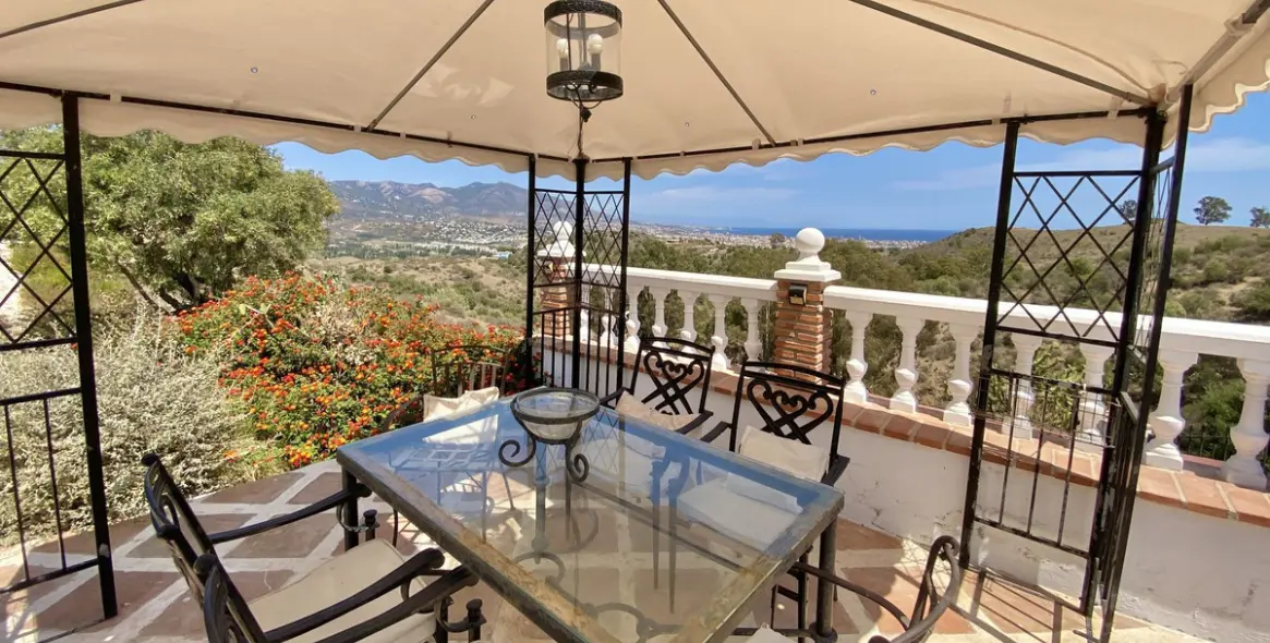 Sale of detached villa in La Cala de Mijas 24