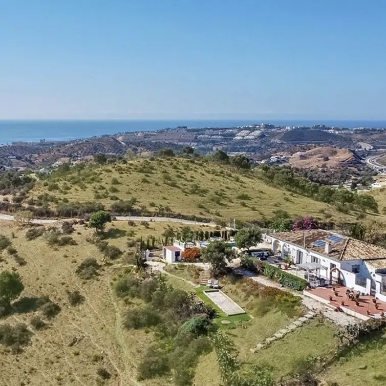 Продажа  отдельно стоящей виллы в La Cala de Mijas