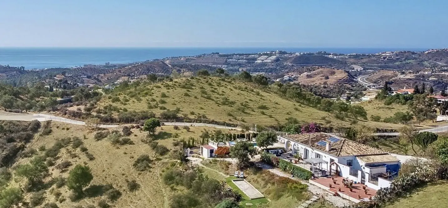 Продажа  отдельно стоящей виллы в La Cala de Mijas 0