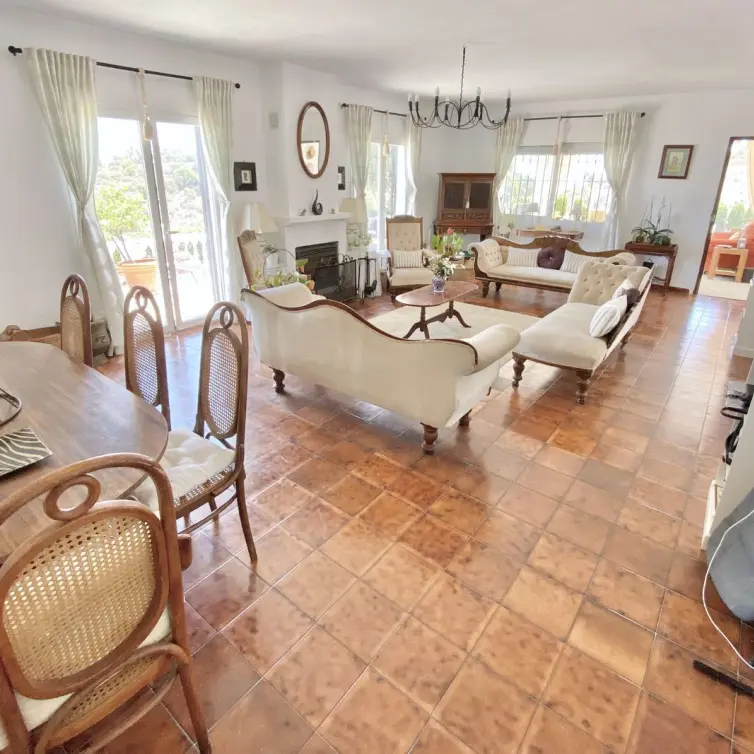 Продажа  отдельно стоящей виллы в La Cala de Mijas