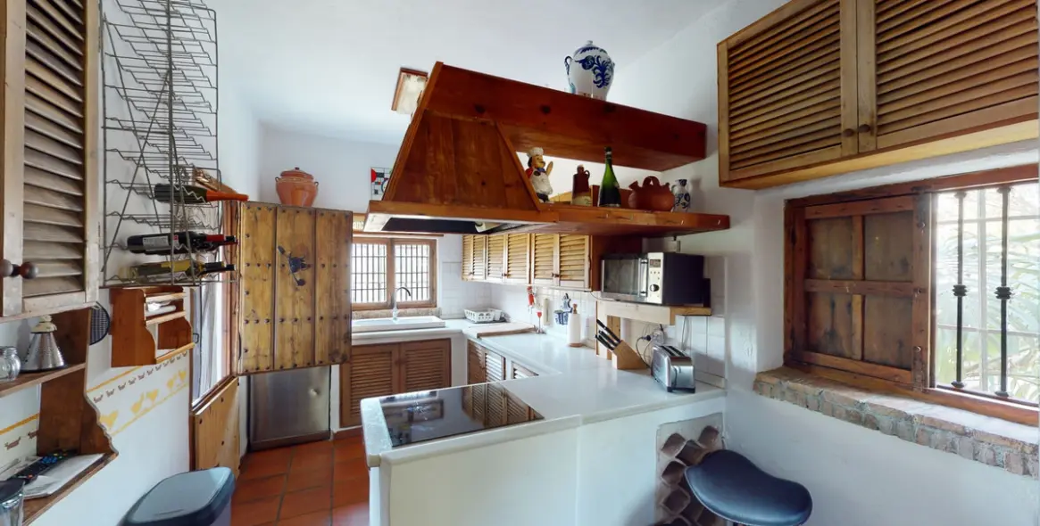 Sale of detached villa in Sayalonga 8