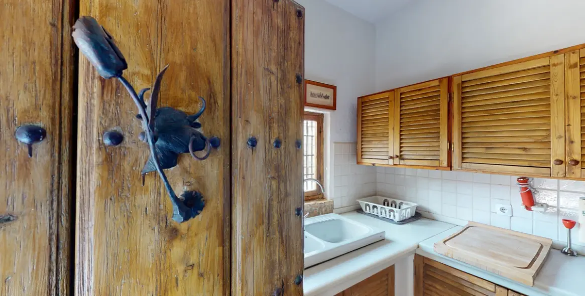 Sale of detached villa in Sayalonga 9