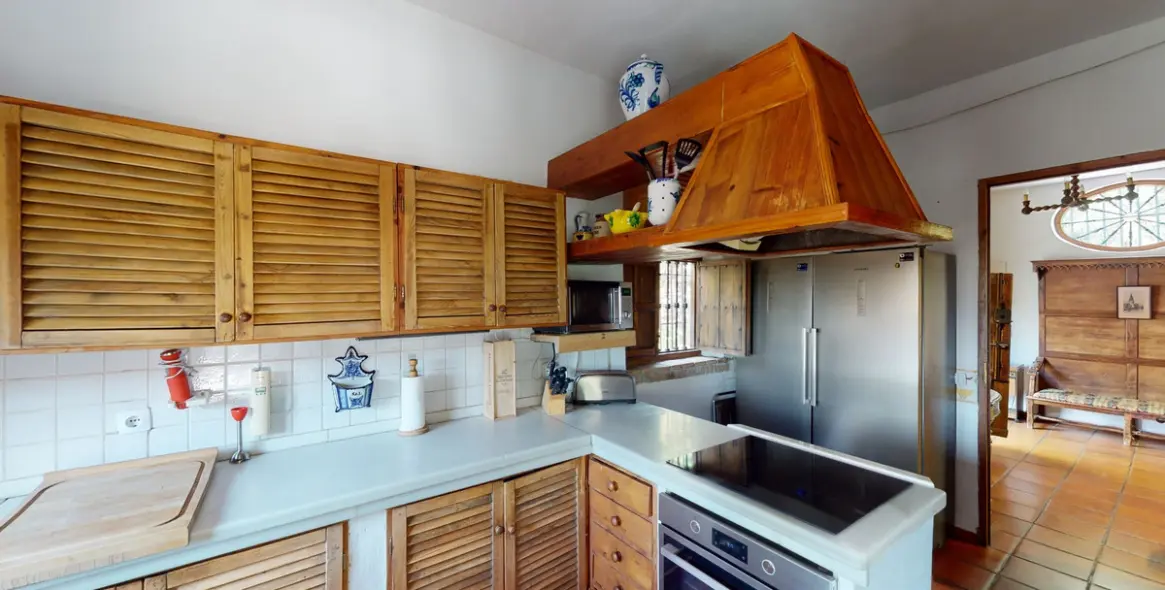 Sale of detached villa in Sayalonga 10