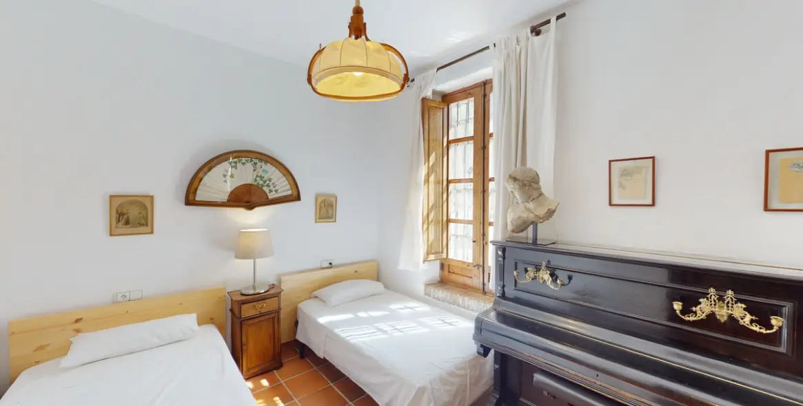 Sale of detached villa in Sayalonga 22