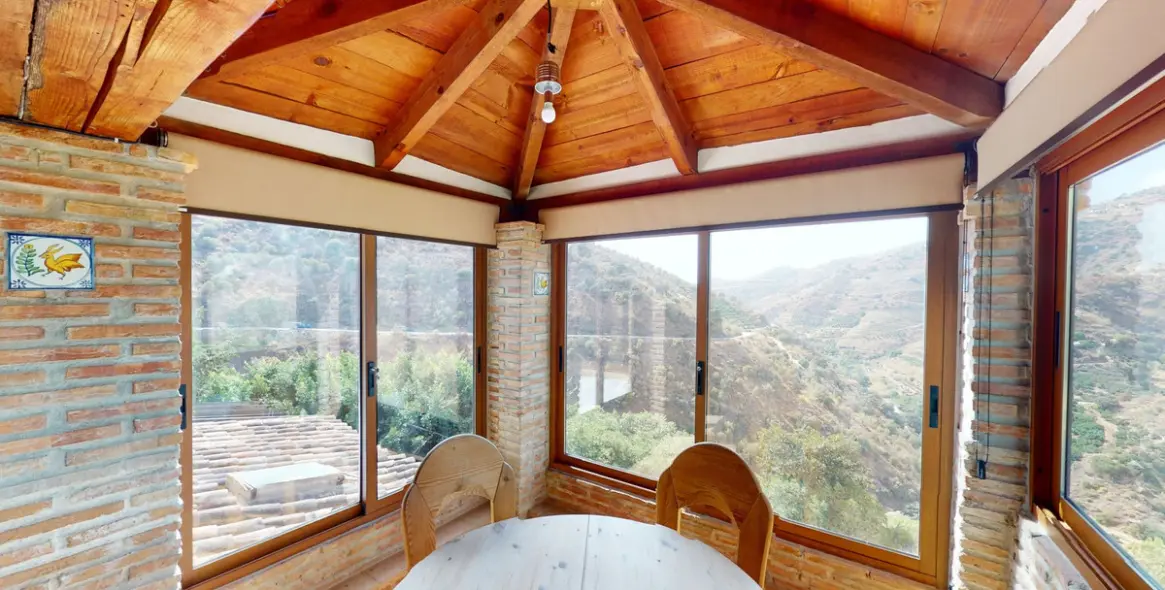 Sale of detached villa in Sayalonga 37