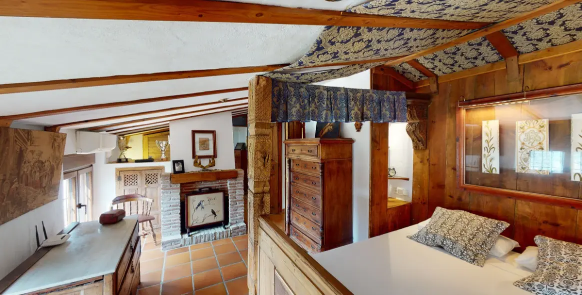 Sale of detached villa in Sayalonga 42