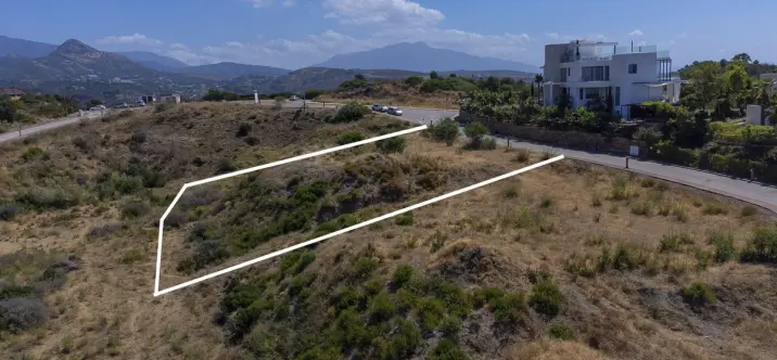 Sale of residential plot in New Golden Mile 1