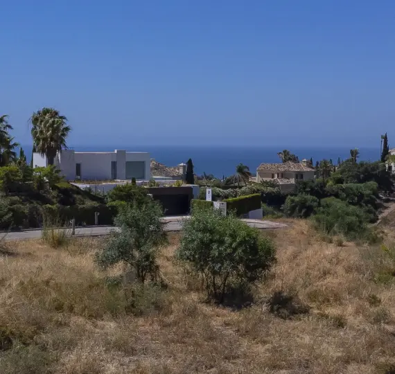 Sale of residential plot in New Golden Mile