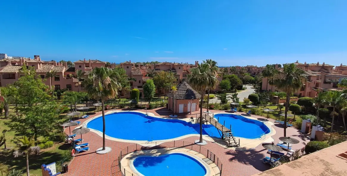 Sale of penthouse duplex in New Golden Mile 1