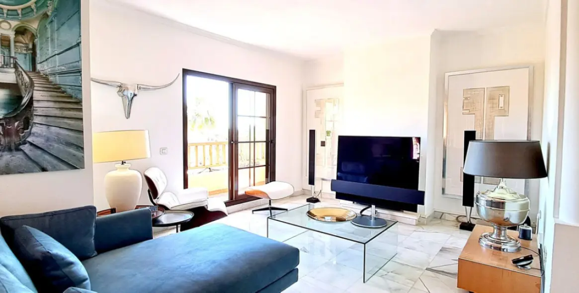 Sale of penthouse duplex in New Golden Mile 2