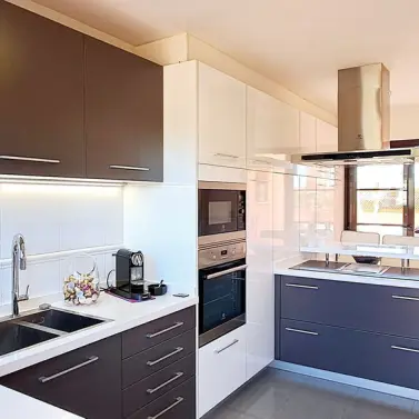 Продажа двухуровневого пентхауса в New Golden Mile