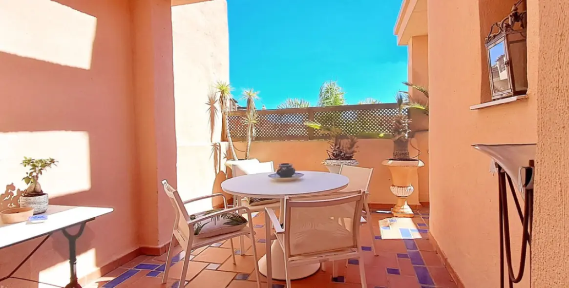 Sale of penthouse duplex in New Golden Mile 14