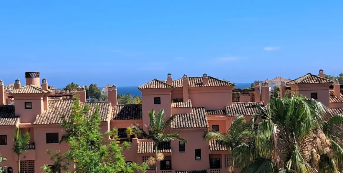 Sale of penthouse duplex in New Golden Mile 18