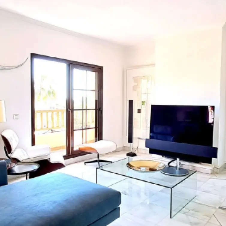 Sale of penthouse duplex in New Golden Mile