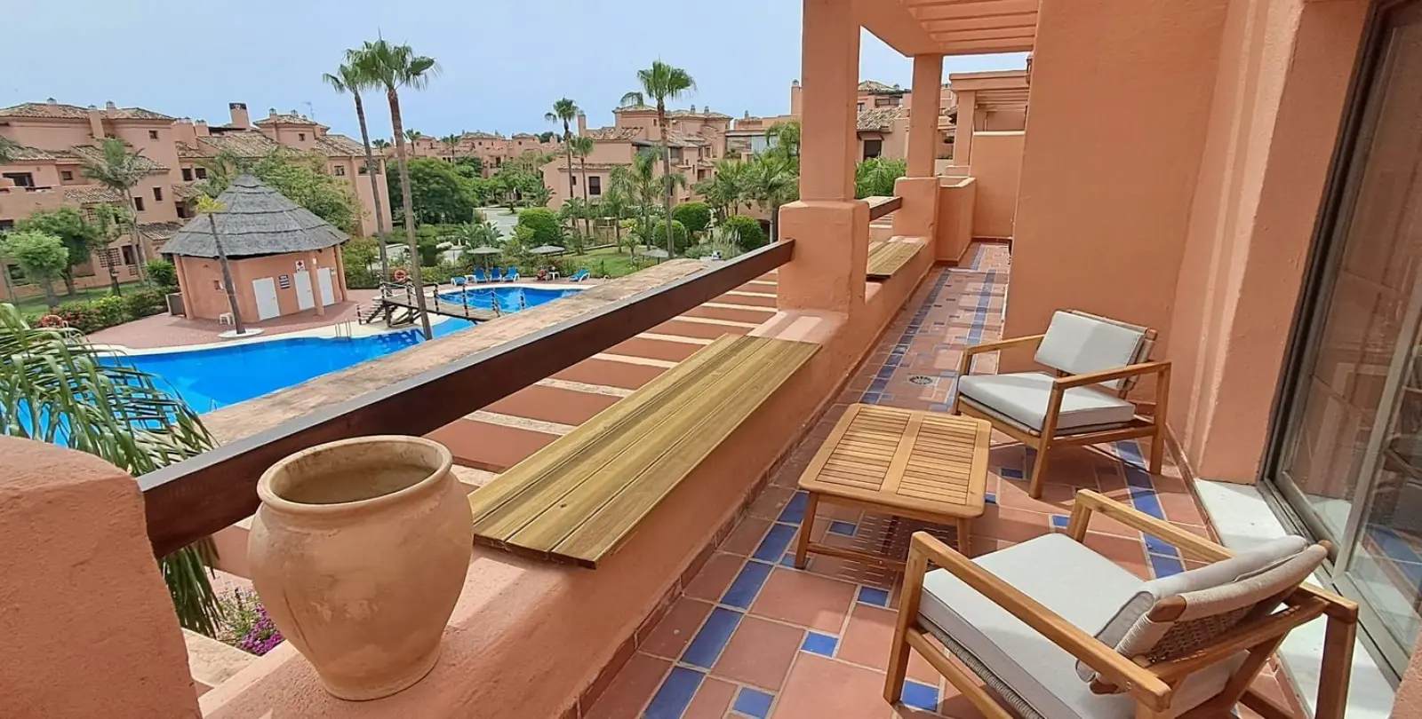 Sale of penthouse duplex in New Golden Mile 5