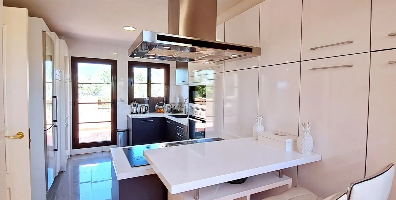 Sale of penthouse duplex in New Golden Mile 7