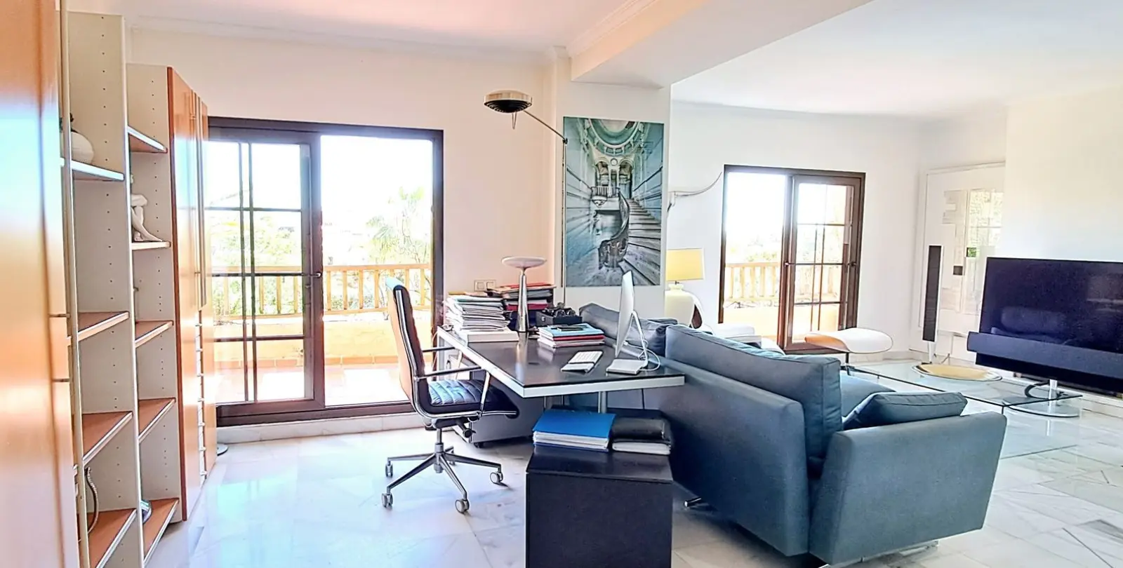 Sale of penthouse duplex in New Golden Mile 9