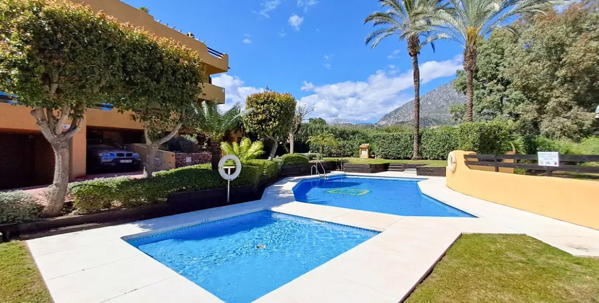 Sale of townhouse in Nagüeles 1