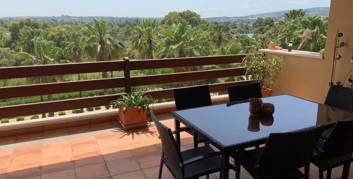 Продажа пентхауса в Sotogrande (район Sotogrande ) 1