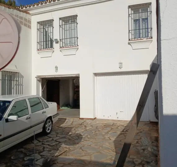 Продажа  отдельно стоящей виллы в Pueblo Nuevo de Guadiaro