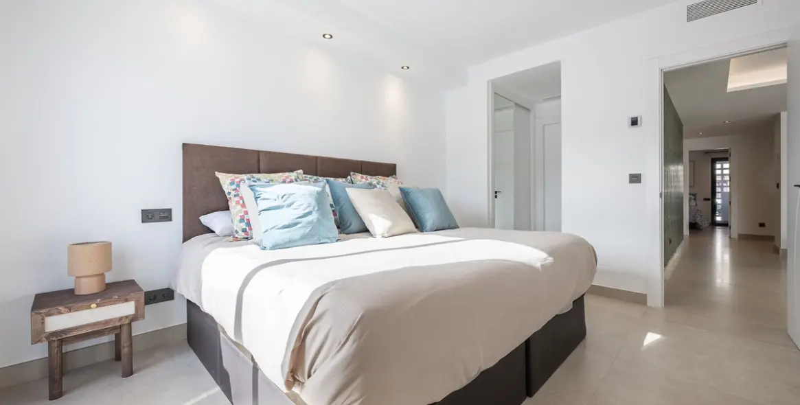 Sale of middle floor apartment in Nueva Andalucía 4