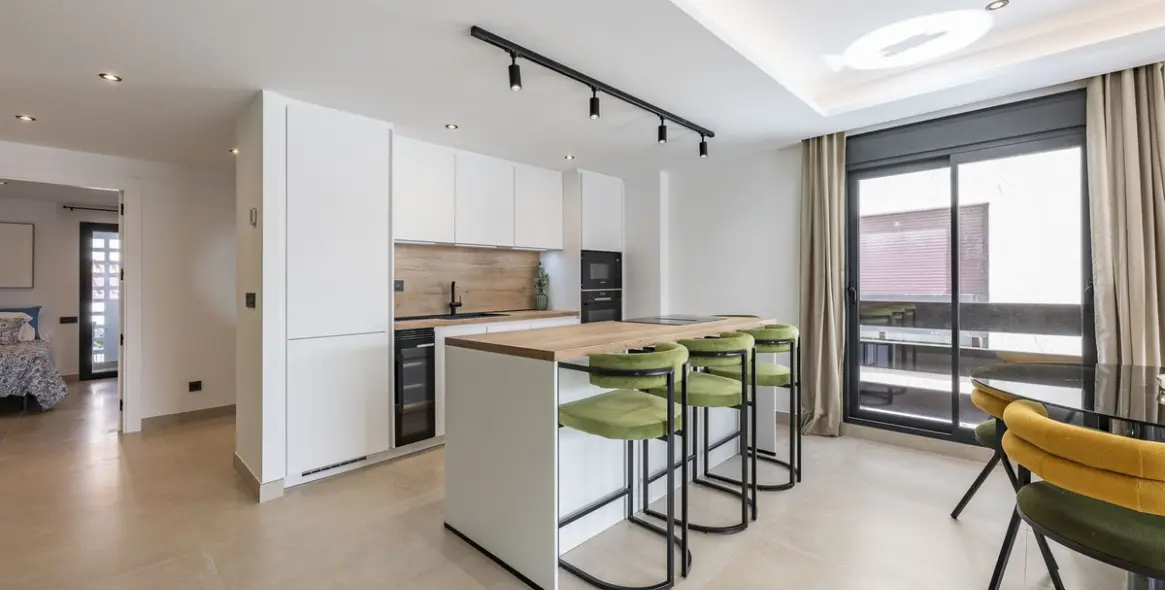 Sale of middle floor apartment in Nueva Andalucía 5