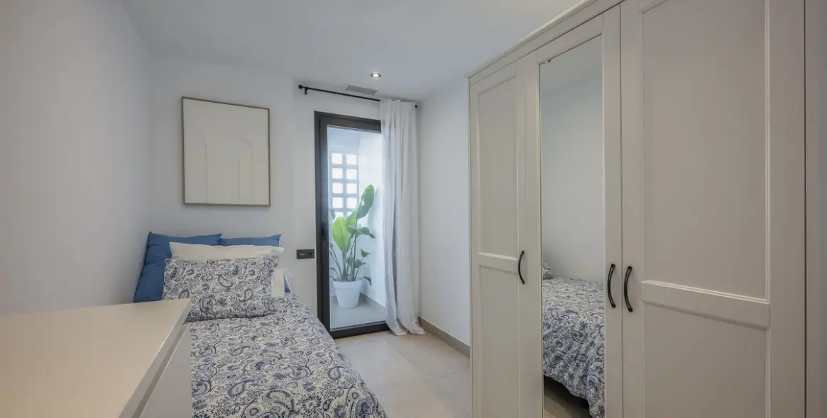 Sale of middle floor apartment in Nueva Andalucía 8