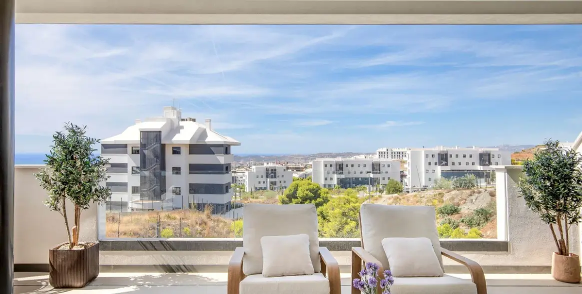 Продажа апартаментов на среднем этаже в Higueron 1