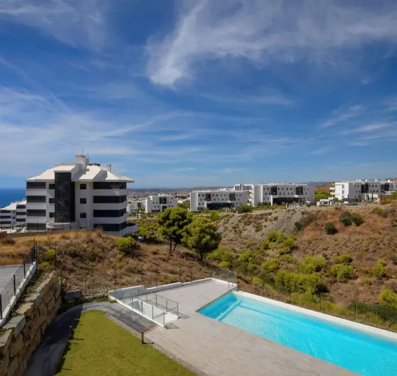 Sale of middle floor apartment in Higueron