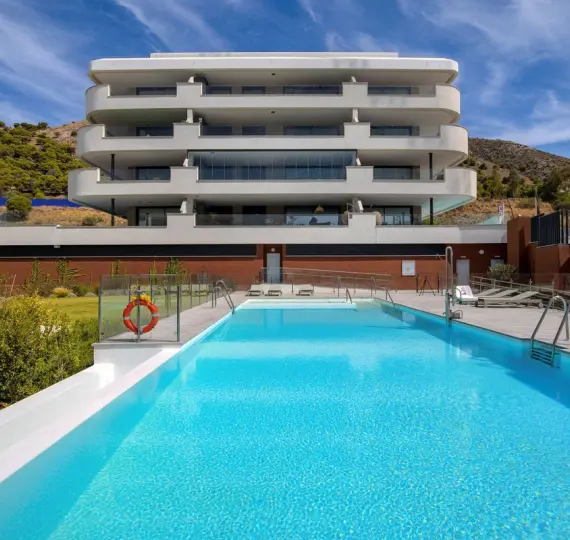 Sale of middle floor apartment in Higueron