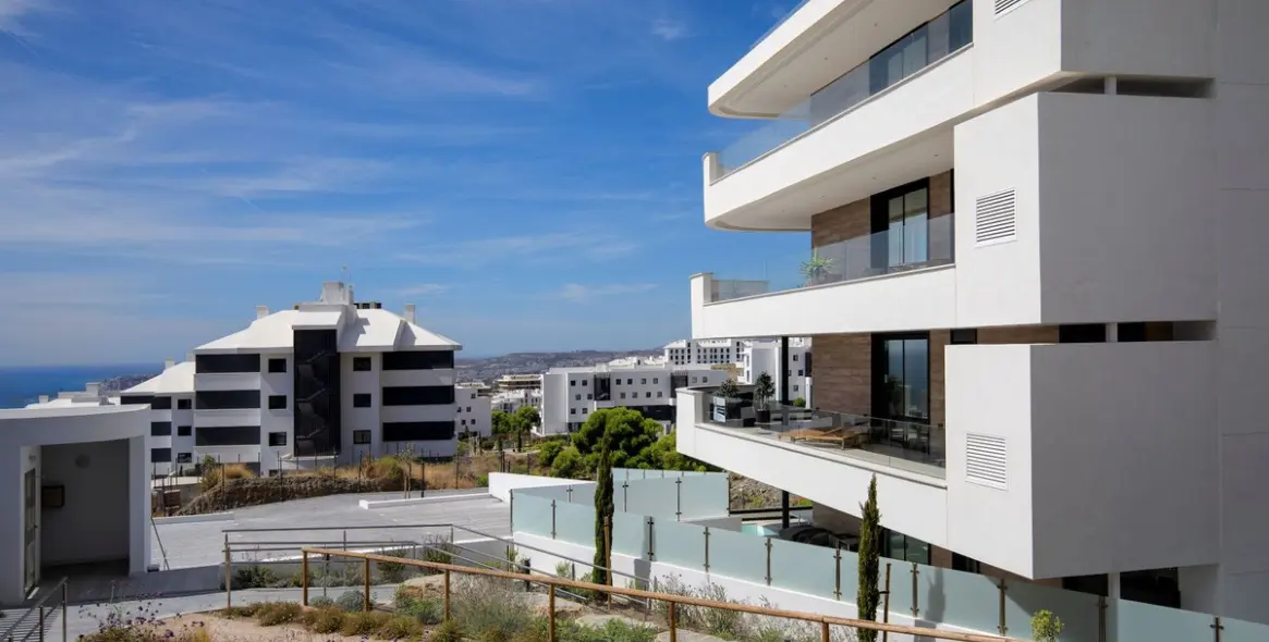 Продажа апартаментов на среднем этаже в Higueron 4