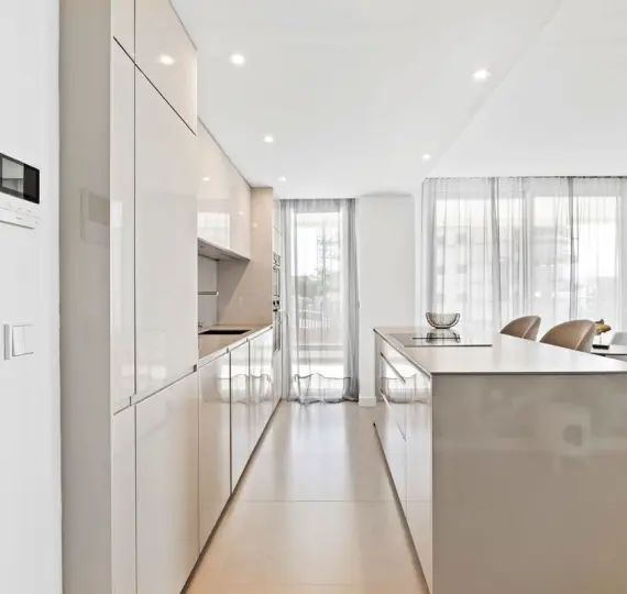 Sale of middle floor apartment in Higueron