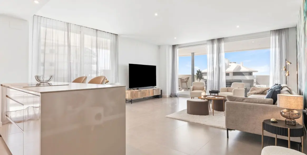 Продажа апартаментов на среднем этаже в Higueron 7