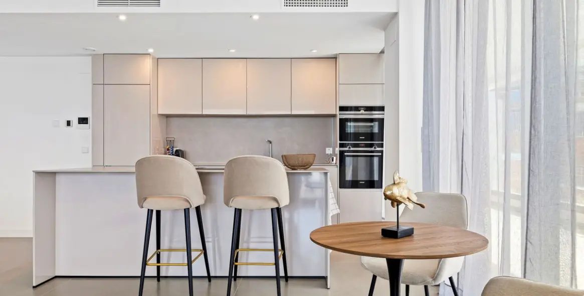 Продажа апартаментов на среднем этаже в Higueron 10