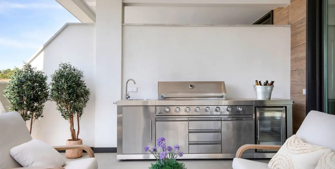 Продажа апартаментов на среднем этаже в Higueron 13