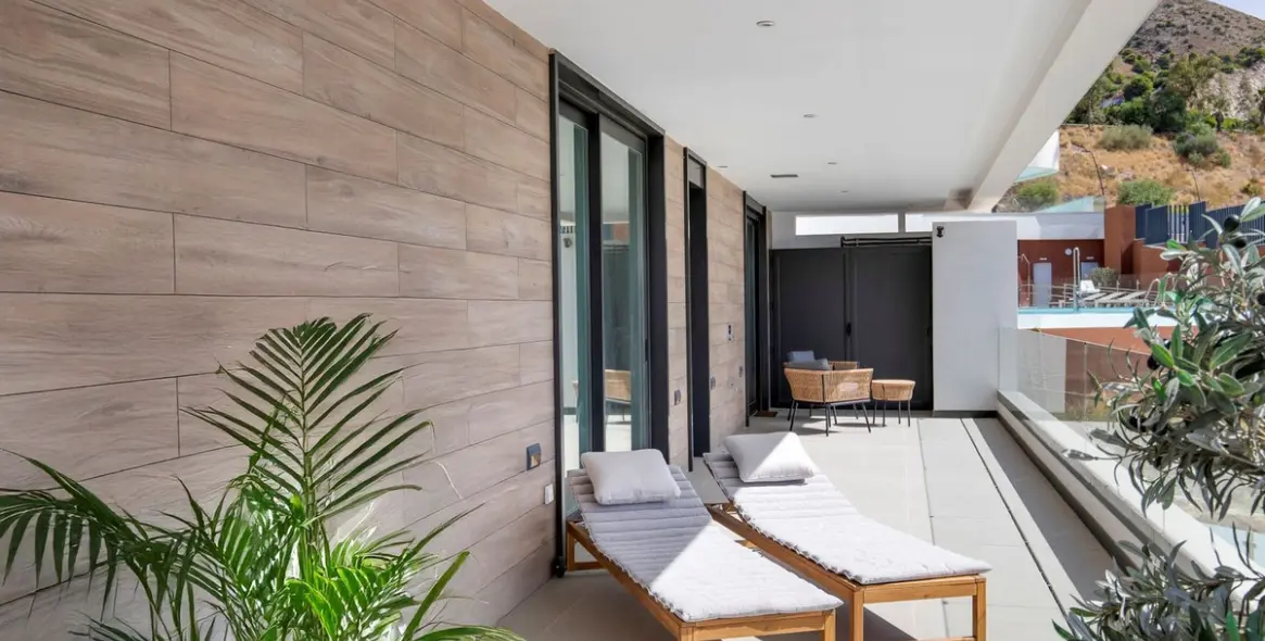 Продажа апартаментов на среднем этаже в Higueron 15