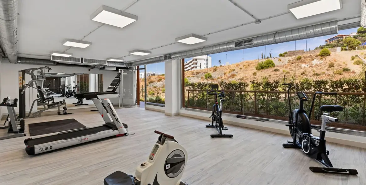 Продажа апартаментов на среднем этаже в Higueron 24