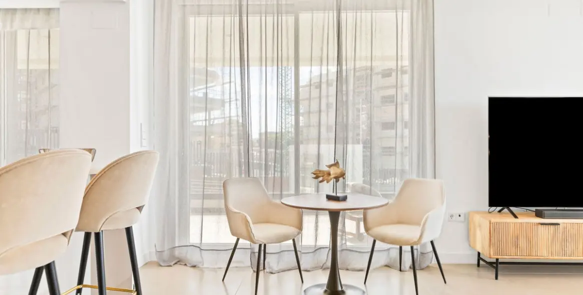 Продажа апартаментов на среднем этаже в Higueron 26